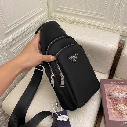 【 PRADA 公式旗艦店】プラダ 胸ポケット 当日出荷 好評に付き再入荷！29*17*6.5CM