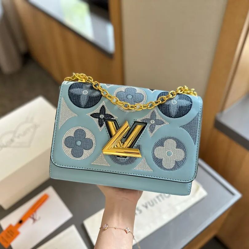 Louis Vuitton◇ネオクラシカルなツイストミディアムバッグの登場です