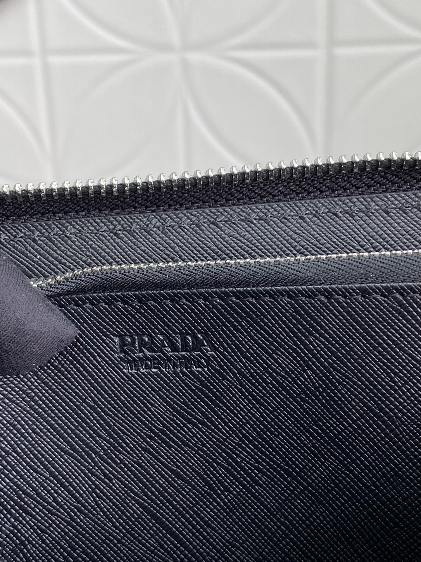 PRADA(プラダ) 財布19x12cm