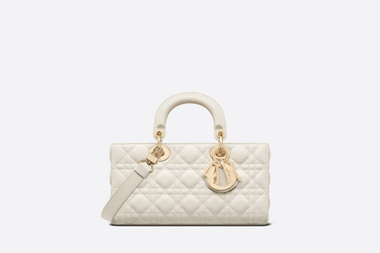 【DIOR】 LADY D-JOY 雑誌掲載！泉里香さん愛用の夏感あふれる新作バッグが登場！