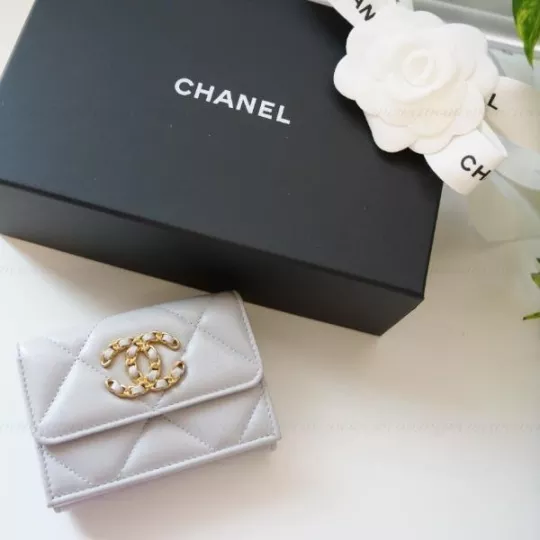 【シャネル】すぐ届く∞国内発■19 スモール フラップ ウォレット