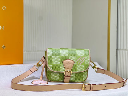 【LOUIS VUITTON】モンスリ メッセンジャーバッグ PM モノグラム M47060