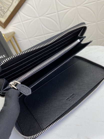 PRADA(プラダ) 財布 21x12cm