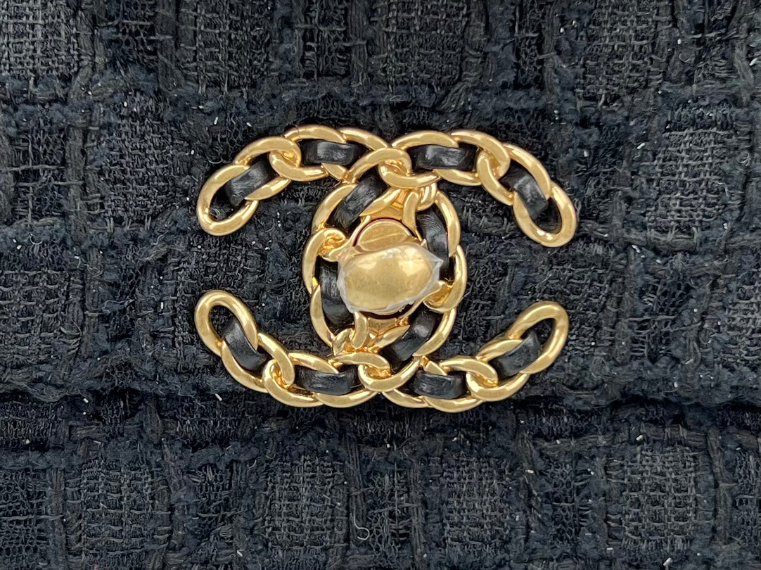 CHANEL 19 HANDBAG AS1161