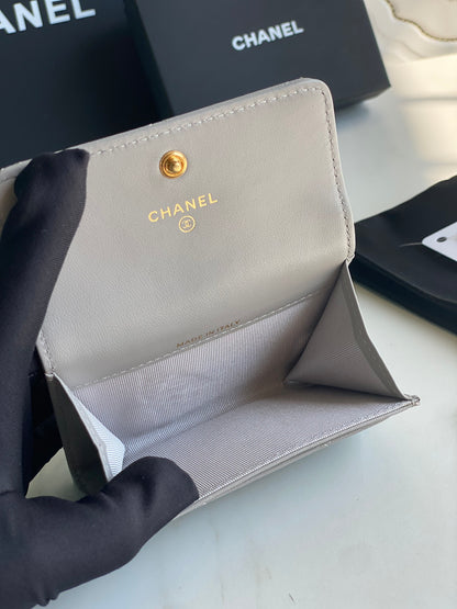 CHANEL 19 FLAP CARD HOLDER AP1790