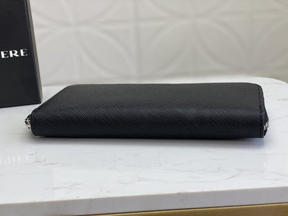 PRADA(プラダ) 財布19x12cm