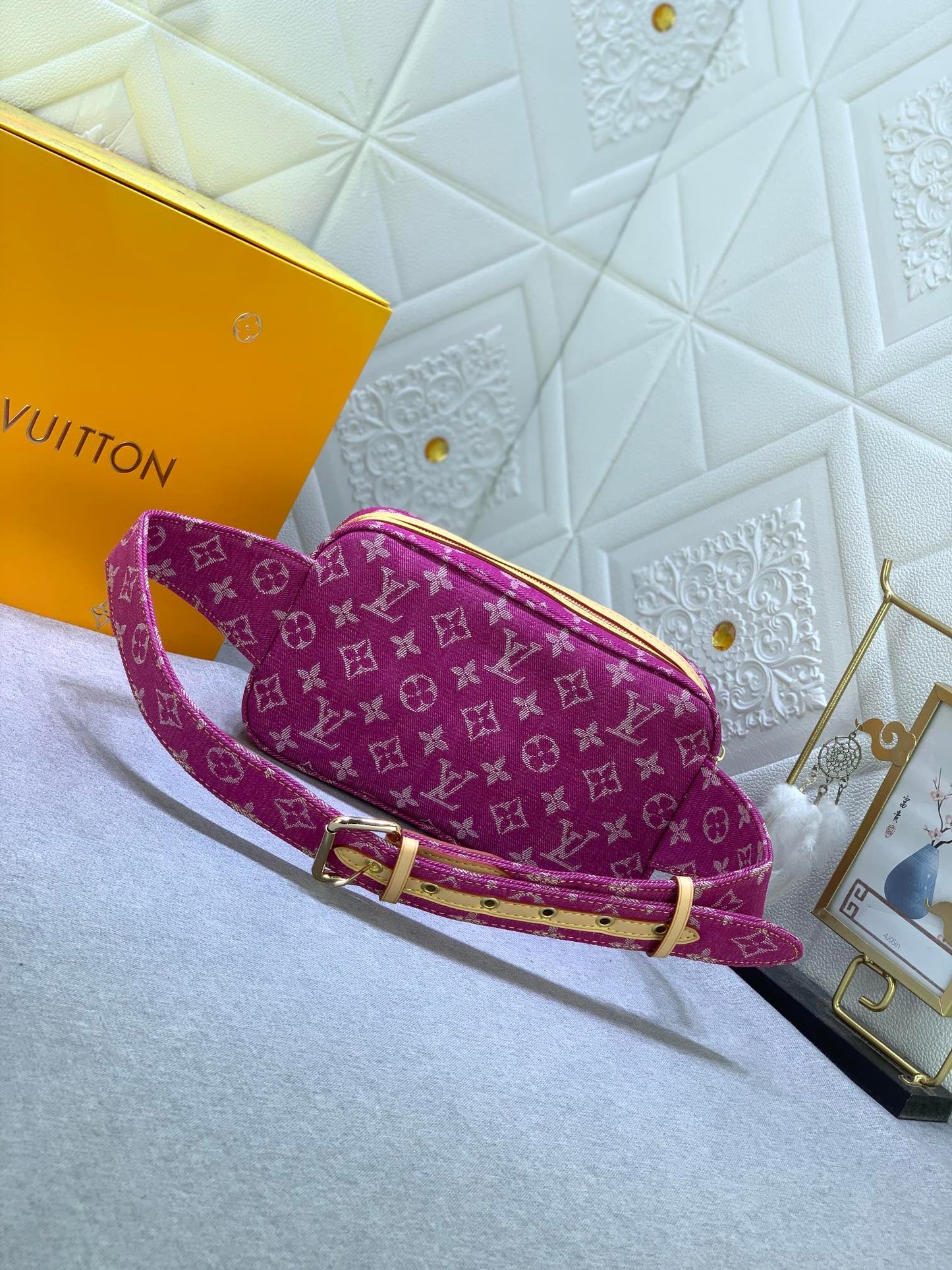 LouisVuitton モデニムベルトバッグ M95347