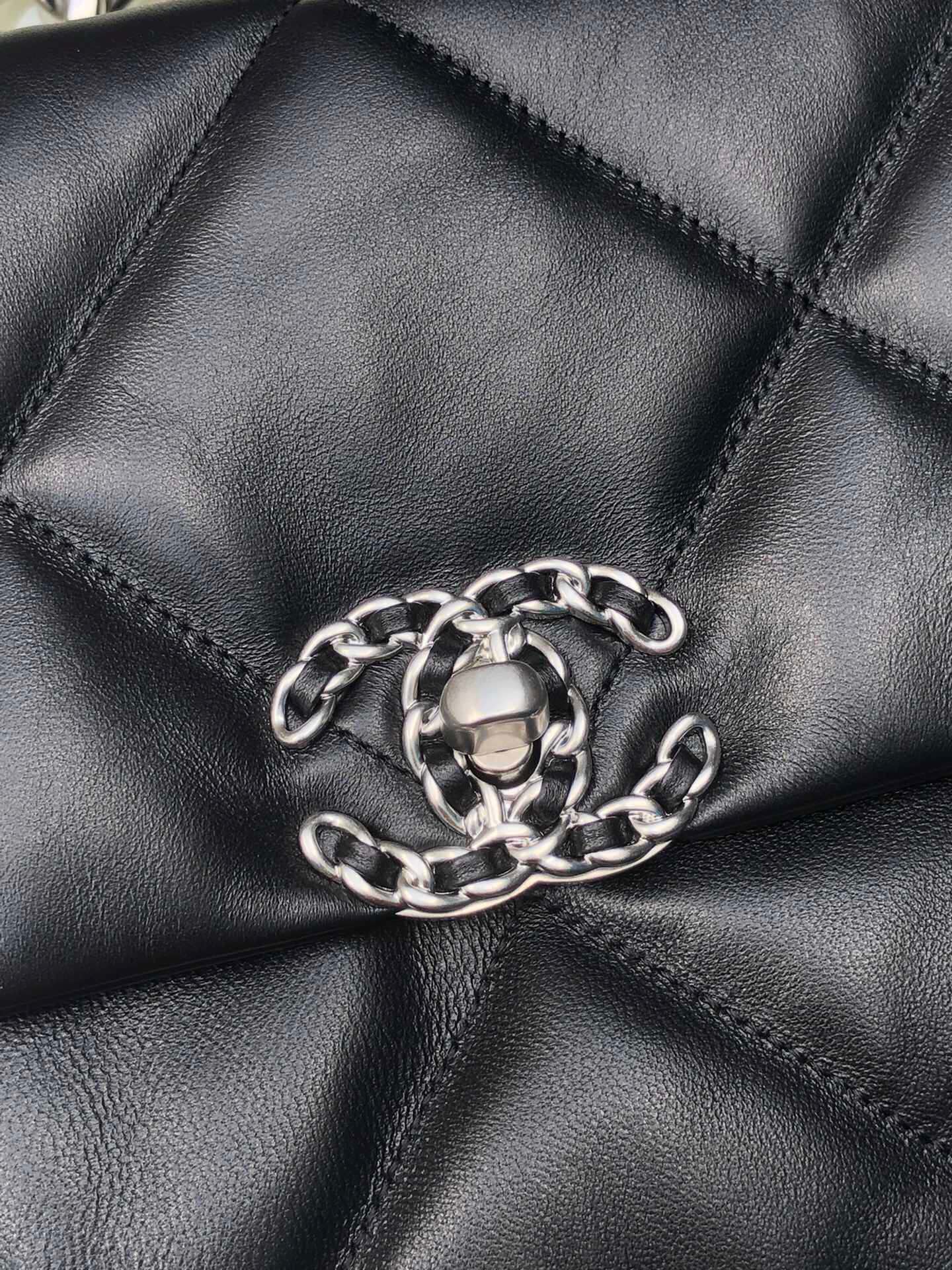 Chanel 19 medium 1161
