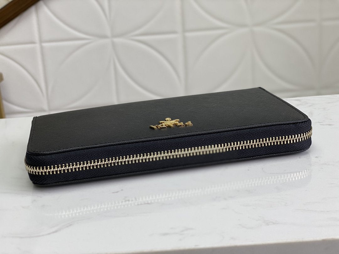 PRADA(プラダ) 財布 21x12cm