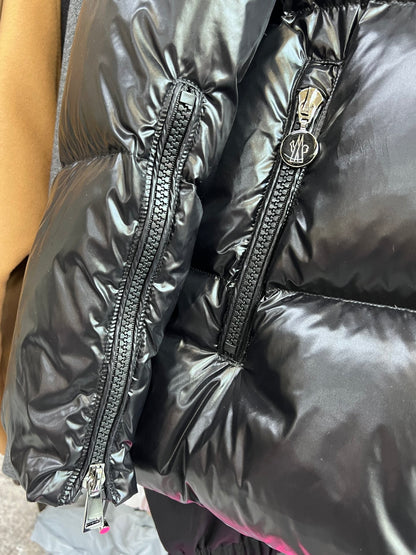 【MONCLER旗艦店】（モンクレール） ダウンジャケット ご好評に付き再入荷！