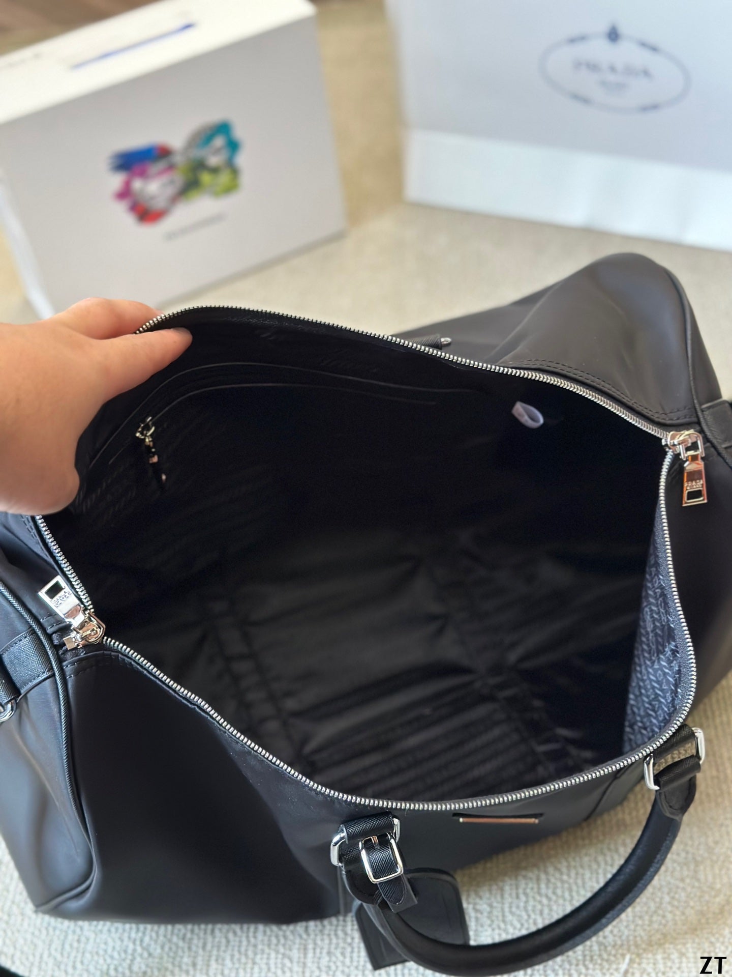 ★PRADA★プラダのトラベルバッグ初披露