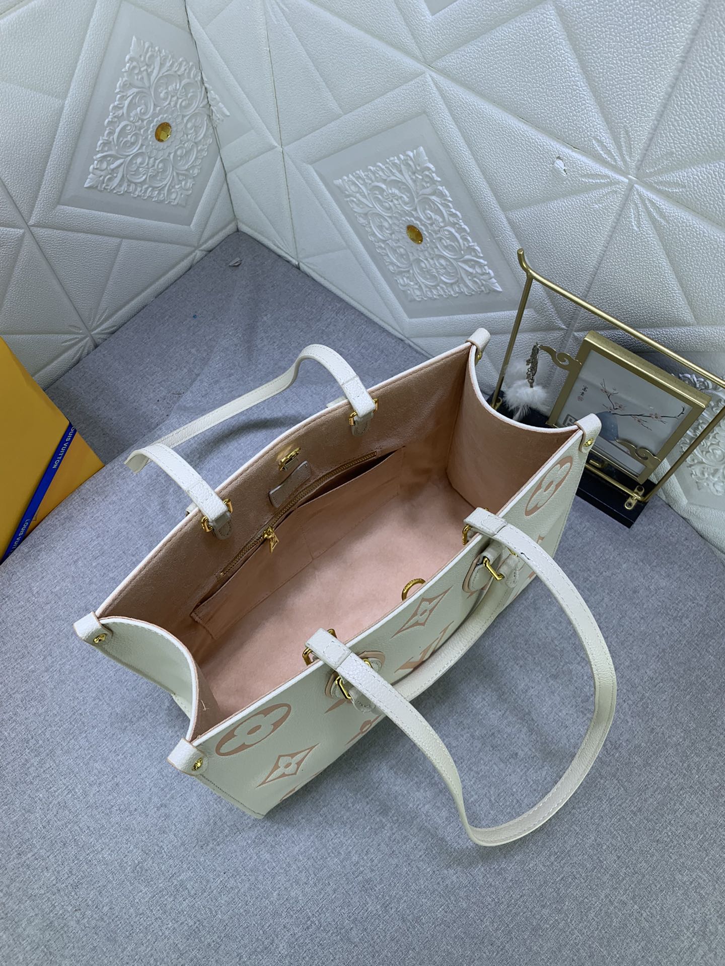 Louis Vuitton(ルイヴィトン) ONTHEGO ミディアム ハンドバッグ