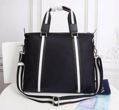 【PRADA 公式旗艦店】プラダ ハンドバッグ 当日出荷 好評に付き再入荷！40*36*13CM