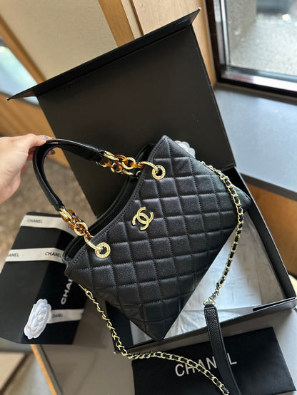 CHANEL 中世のダイヤモンド トートバッグ