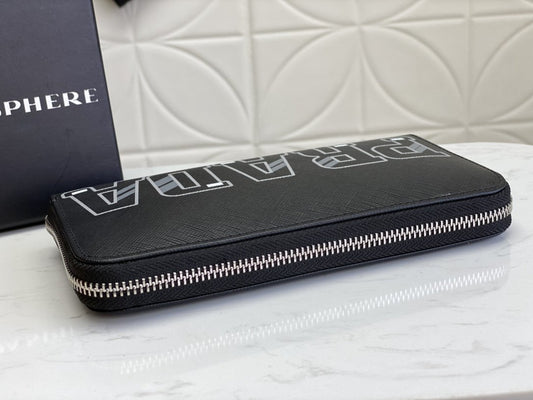 PRADA(プラダ) 財布19x12cm