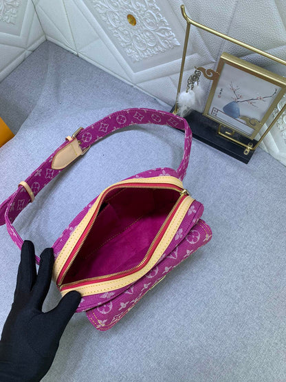 LouisVuitton モデニムベルトバッグ M95347