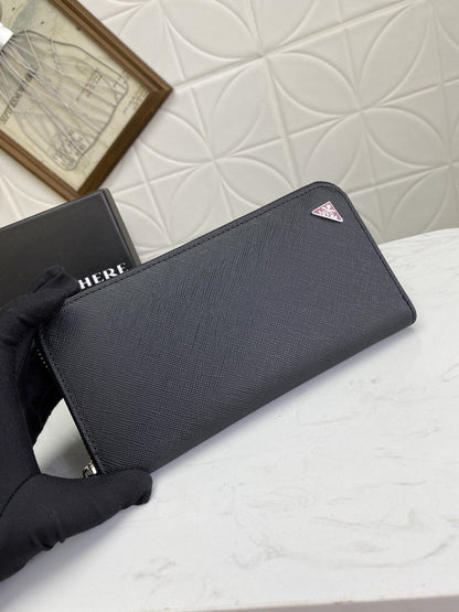 PRADA(プラダ) 財布19x12cm