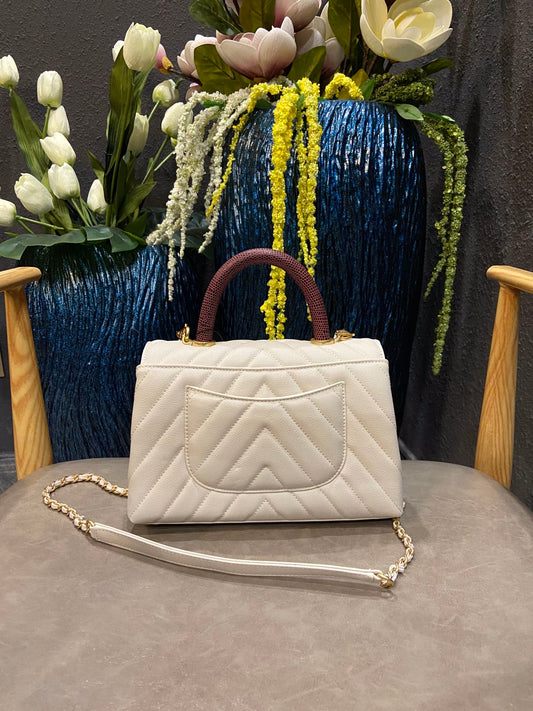 Chanel Cowhide handbag A92990