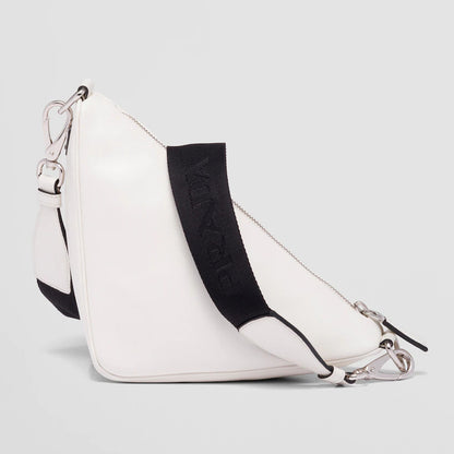 累積売上第１位☆新作☆ プラダ PRADA トライアングル レザーショルダーバッグ