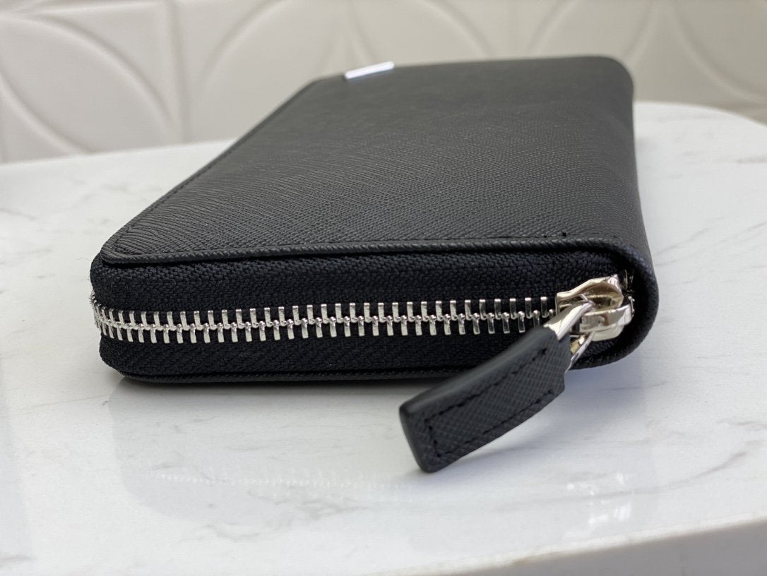 PRADA(プラダ) 財布19x12cm