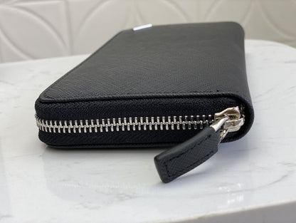 PRADA(プラダ) 財布19x12cm