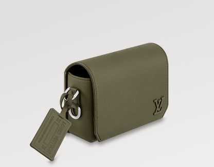 高機能でおしゃれ♪【LOUISVUITTON】ミニショルダーバッグ