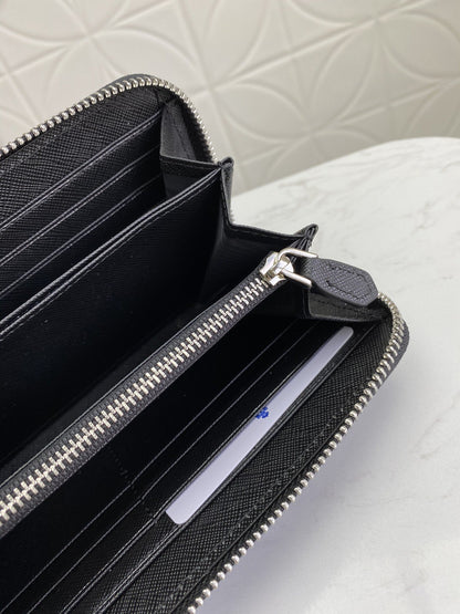 PRADA(プラダ) 財布19x12cm