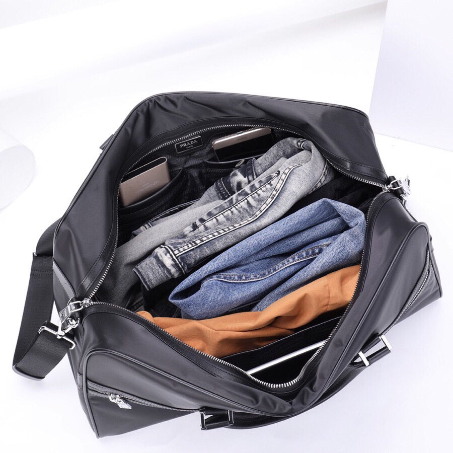 【PRADA 公式旗艦店】プラダ 旅行かばん 当日出荷 好評に付き再入荷！44*28*18CM