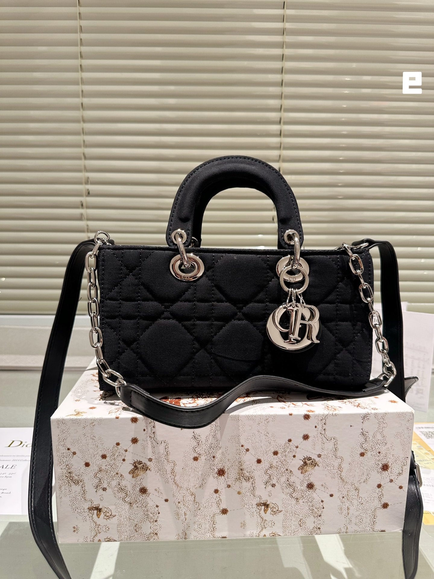 Dior 23限定新品Lady D-Joy デニムワキサイドパックスージー同タイプ