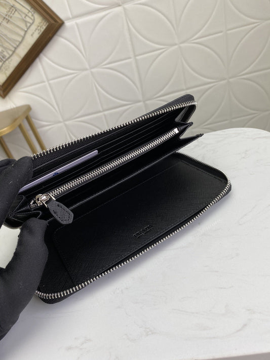 PRADA(プラダ) 財布 21x12cm