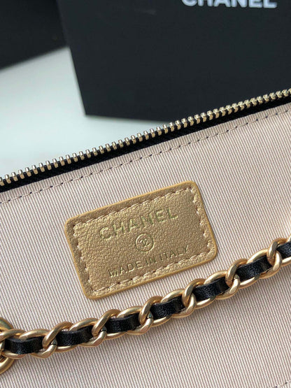 Chanel Classic Vanity 22C Bag with Chain AP2303