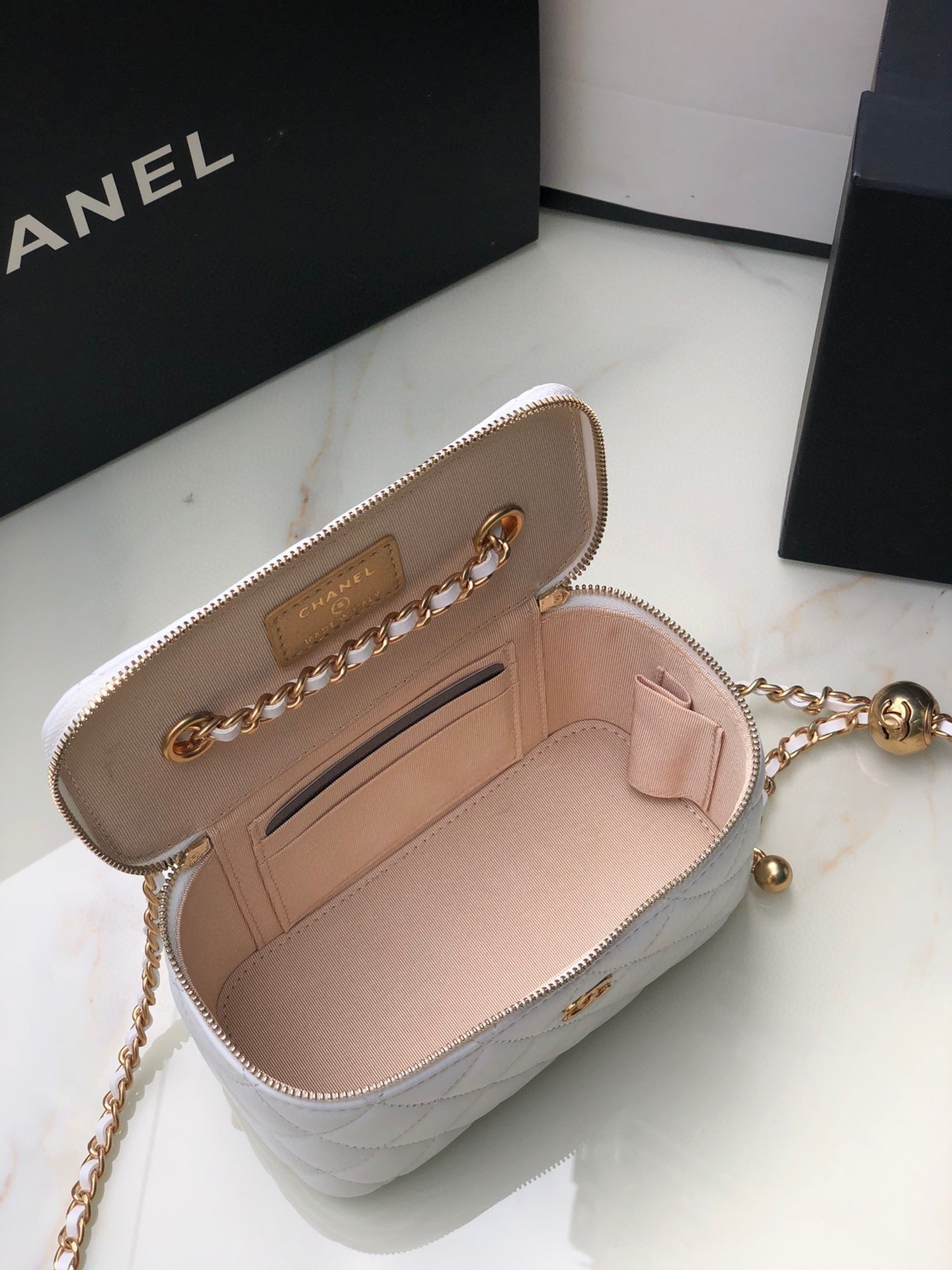 Chanel Classic Vanity 22C Bag with Chain AP2303