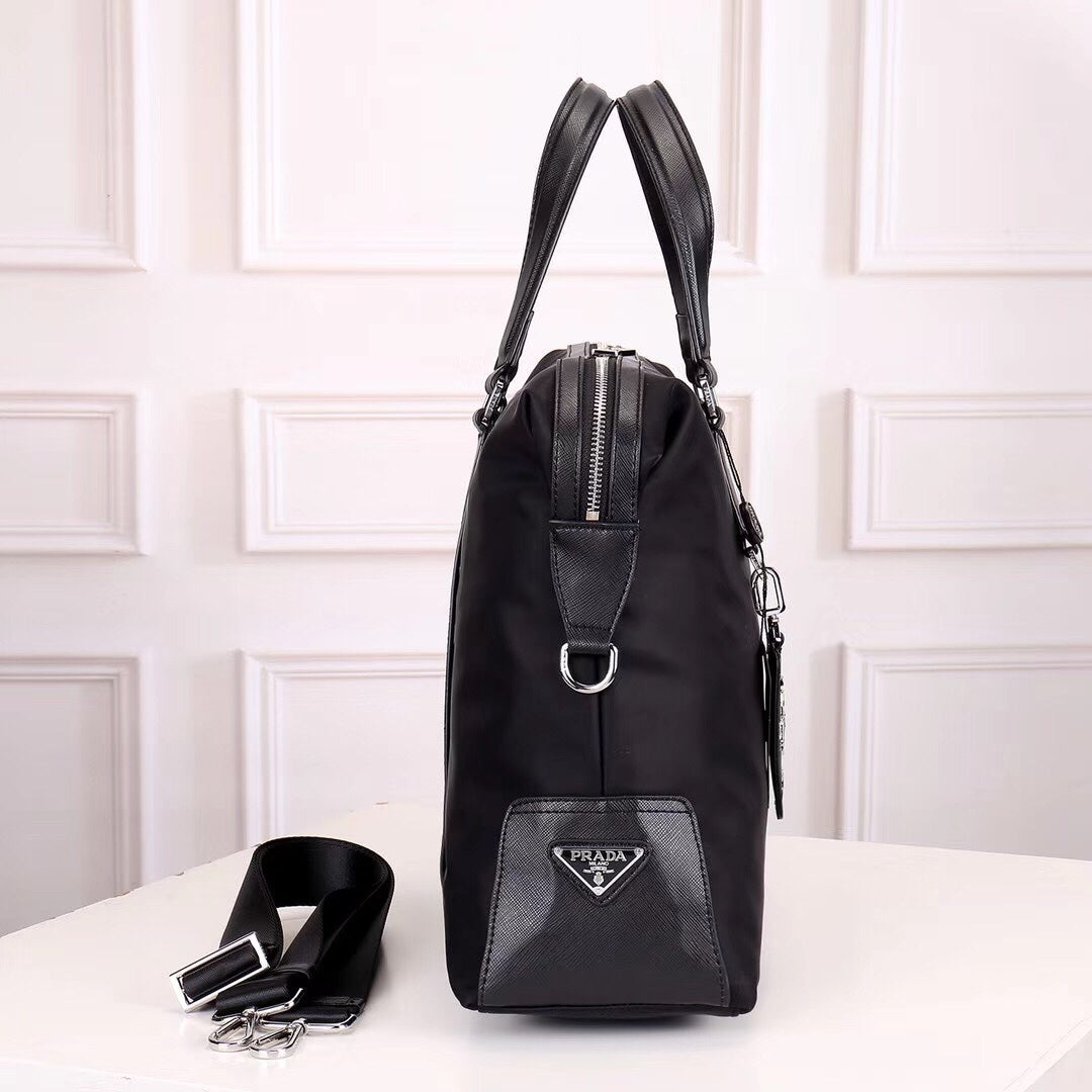 【PRADA 公式 旗艦店】プラダ ブリーフケース 当日出荷 好評に付き再入荷！20*26*20CM
