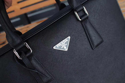 【PRADA 公式旗艦店】プラダ ブリーフケース当日出荷 好評に付き再入荷！39*30*6.5CM