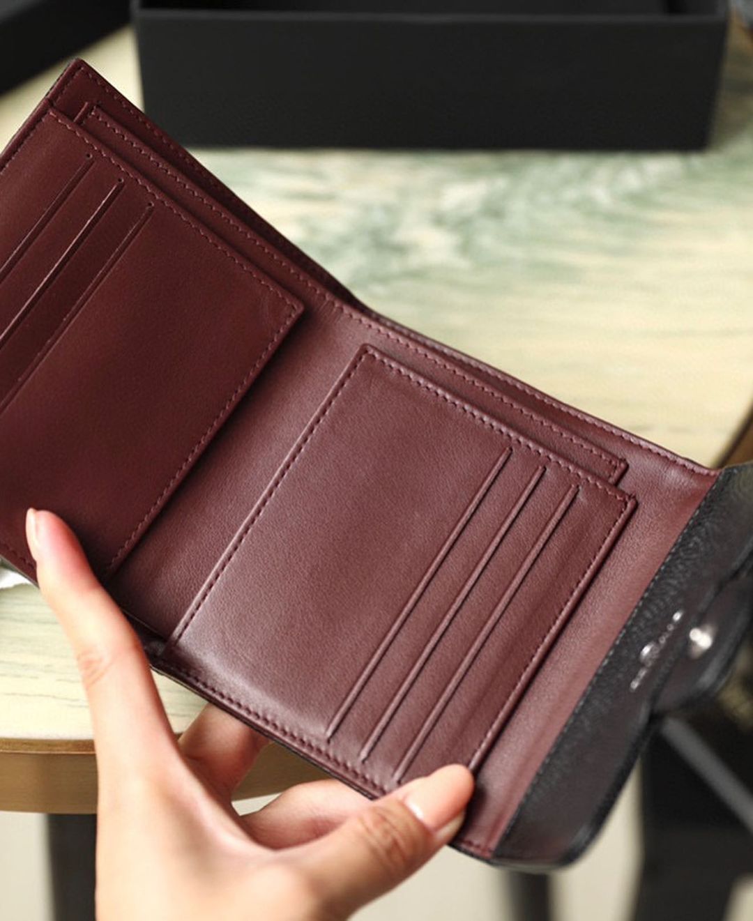 《シルエットとロゴが可愛い♪》CHANEL マトラッセ三つ折り財布