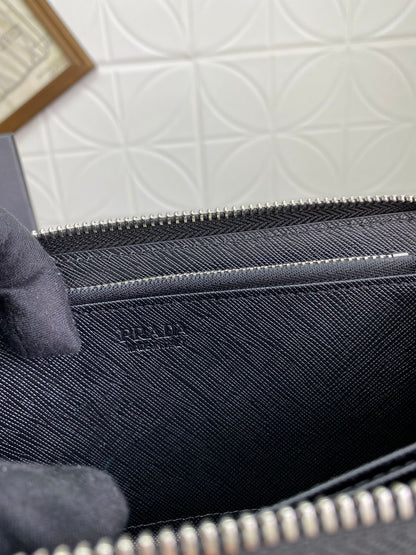 PRADA(プラダ) 財布19x12cm