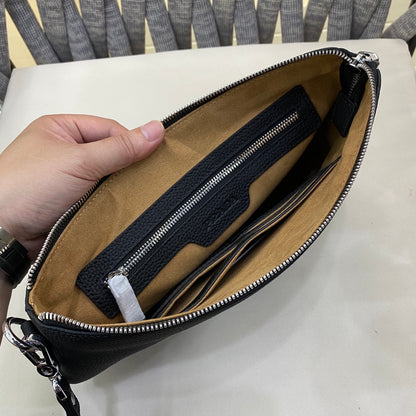 【PRADA 公式旗艦店】プラダ クラッチバッグ当日出荷 好評に付き再入荷！19*29*3CM