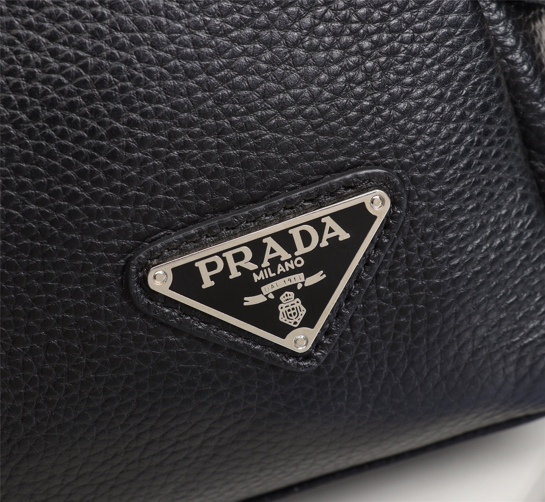 【PRADA 公式 旗艦店】プラダ 斜めがけバッグ 当日出荷 好評に付き再入荷！30*22*10CM