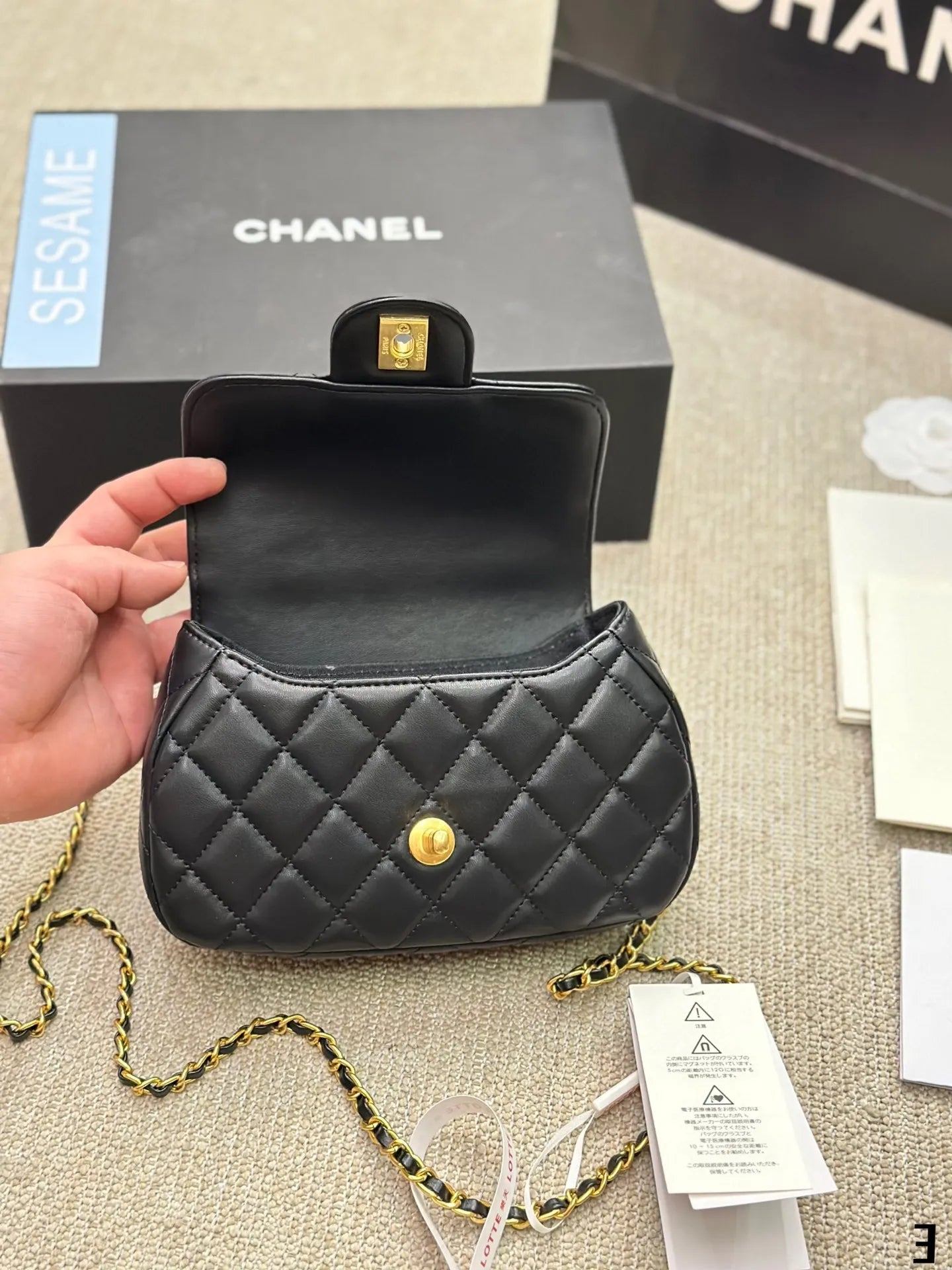 CHANEL トップハンドルフラップバッグ