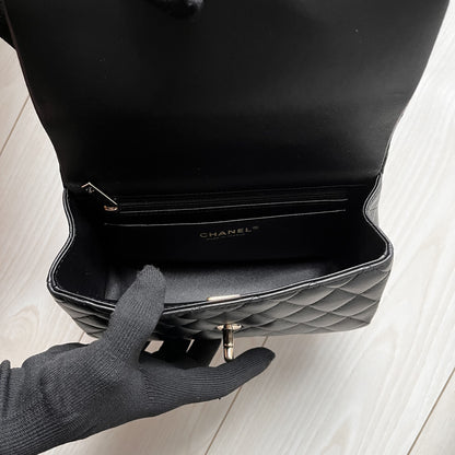 《可愛い一級品》CHANEL トップハンドル ミニフラップバッグ