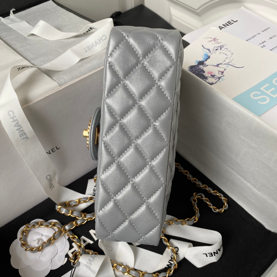 Chanel❄️24C 🔅AS4362 diamond letter handle mini CF