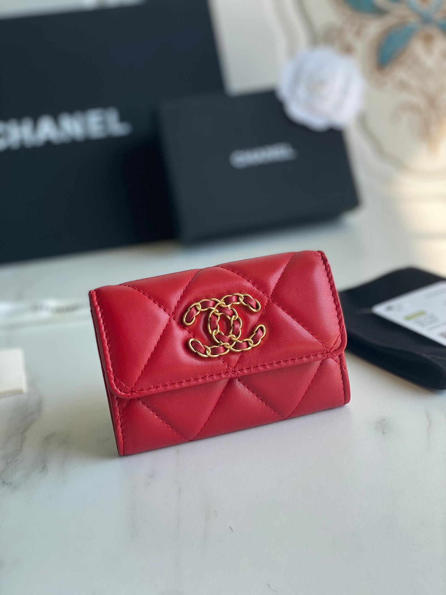 CHANEL 19 FLAP CARD HOLDER AP1790