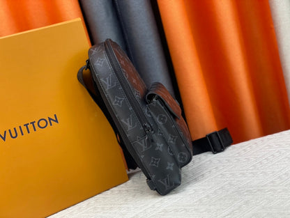 Louis Vuitton このパイロット ショルダー バッグは、クラシックなテイクオフ バックパックのデザインを参考にしています M23736 M23765