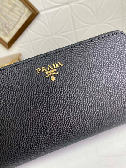 PRADA(プラダ) 財布 21x12cm
