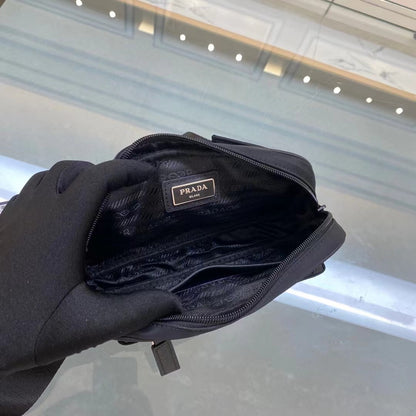 【PRADA 公式旗艦店】プラダ ウエストポーチ 当日出荷 好評に付き再入荷21*12.5*4.5CM