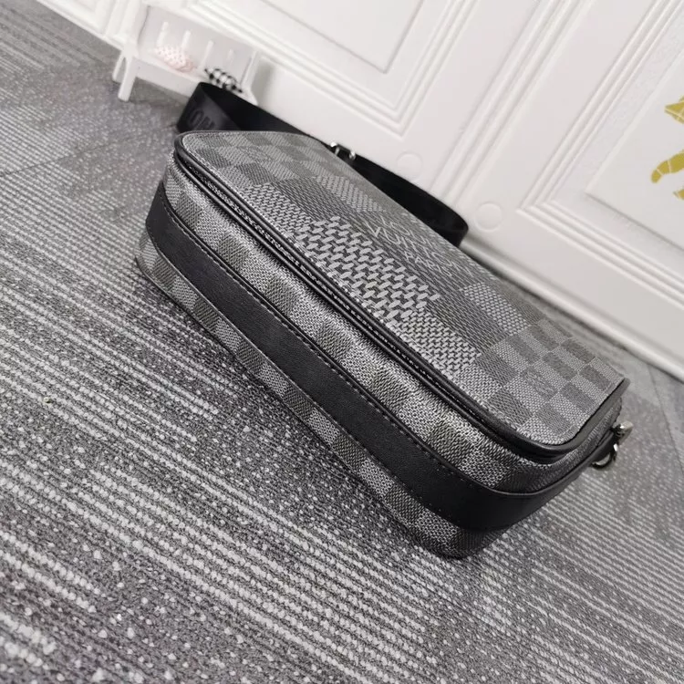 LOUIS VUITTON ルイヴィトン メッセンジャーバッグ 23.5X14X5CM