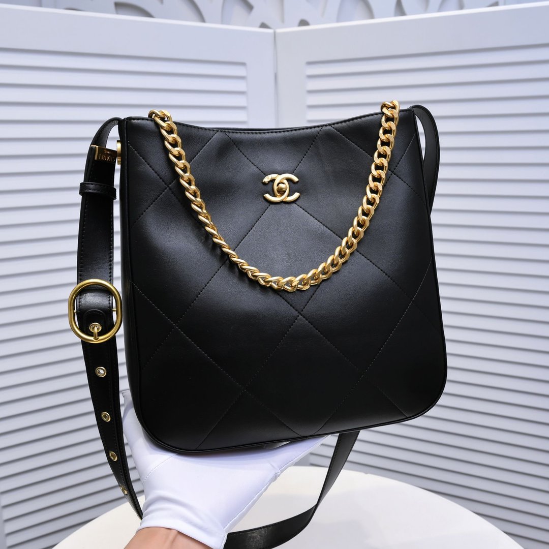 【Chanel 】【シャネル】ショルダーバッグ & クロスボディバッグ 28x29x7 cm