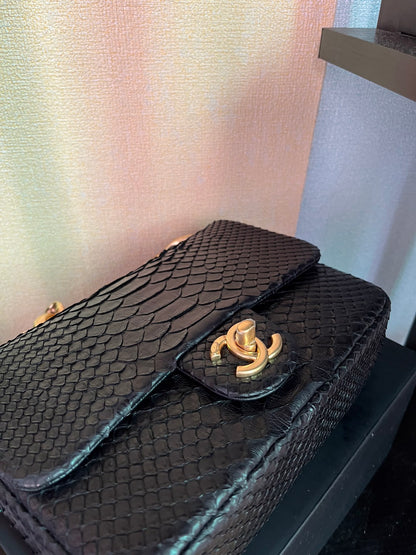 BOLSA CHANEL 2.55 PYTHON FLAP BAG AS3214