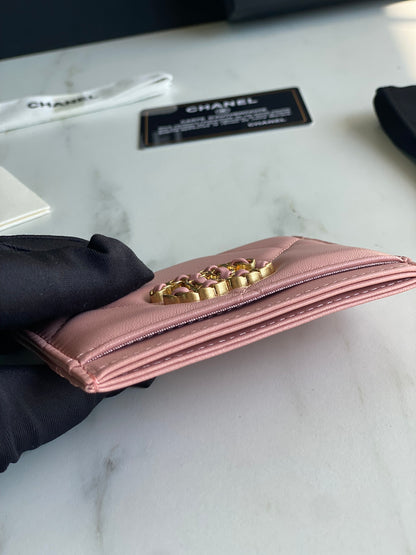 CHANEL 19 CARD HOLDER AP1167