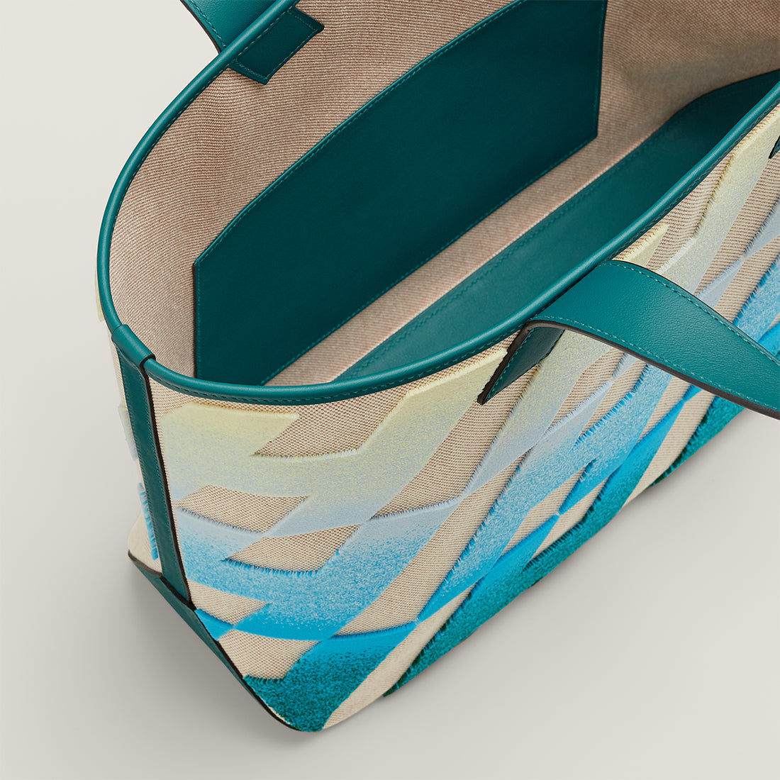 「カバスイタリックH柄40」トートバッグ